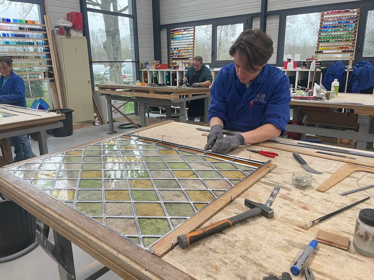 Vitrail de l'église en cours de fabrication